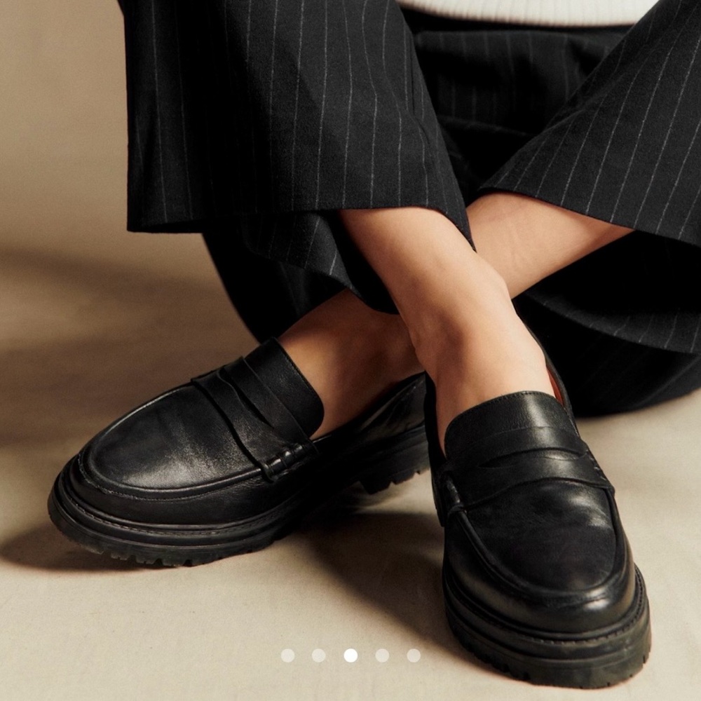Sezane Albane Black Leather Loafers size 39 (8)